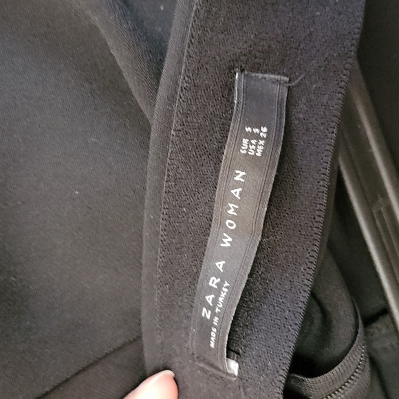 Long black dress with sleeves, off the shoulder - Picture 4 of 4